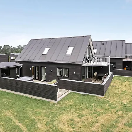 Holiday home Stunning In Romo With Kitchen