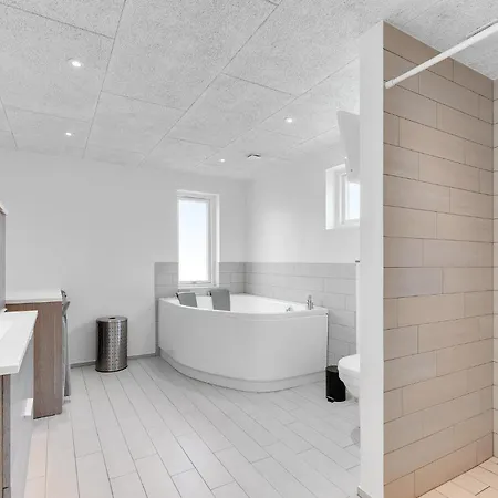 Stunning In Romo With Kitchen 펜션 Sønderby